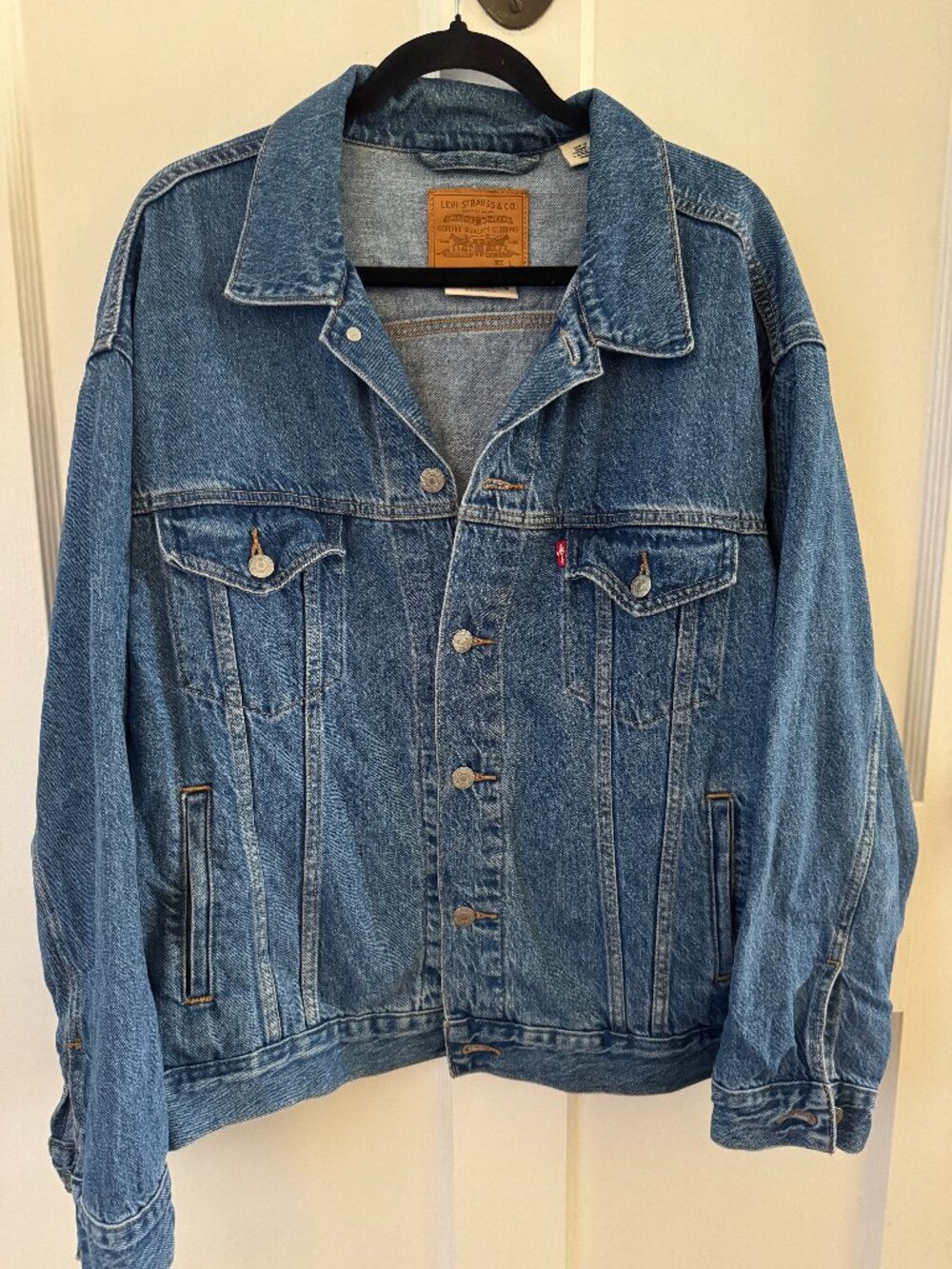 Levi's Premium Women's "Dad Trucker" Denim Jacket  - Like New - Size L - Large